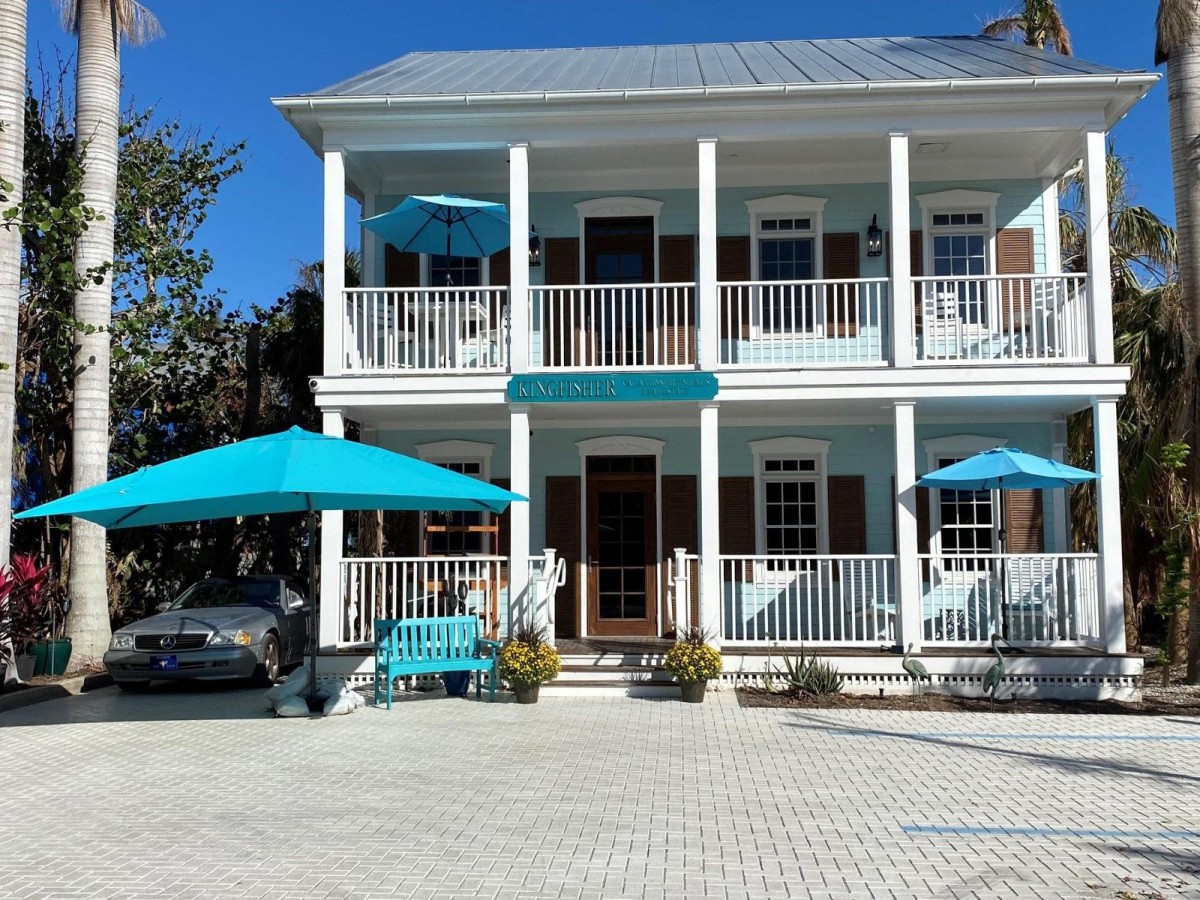 Captiva office